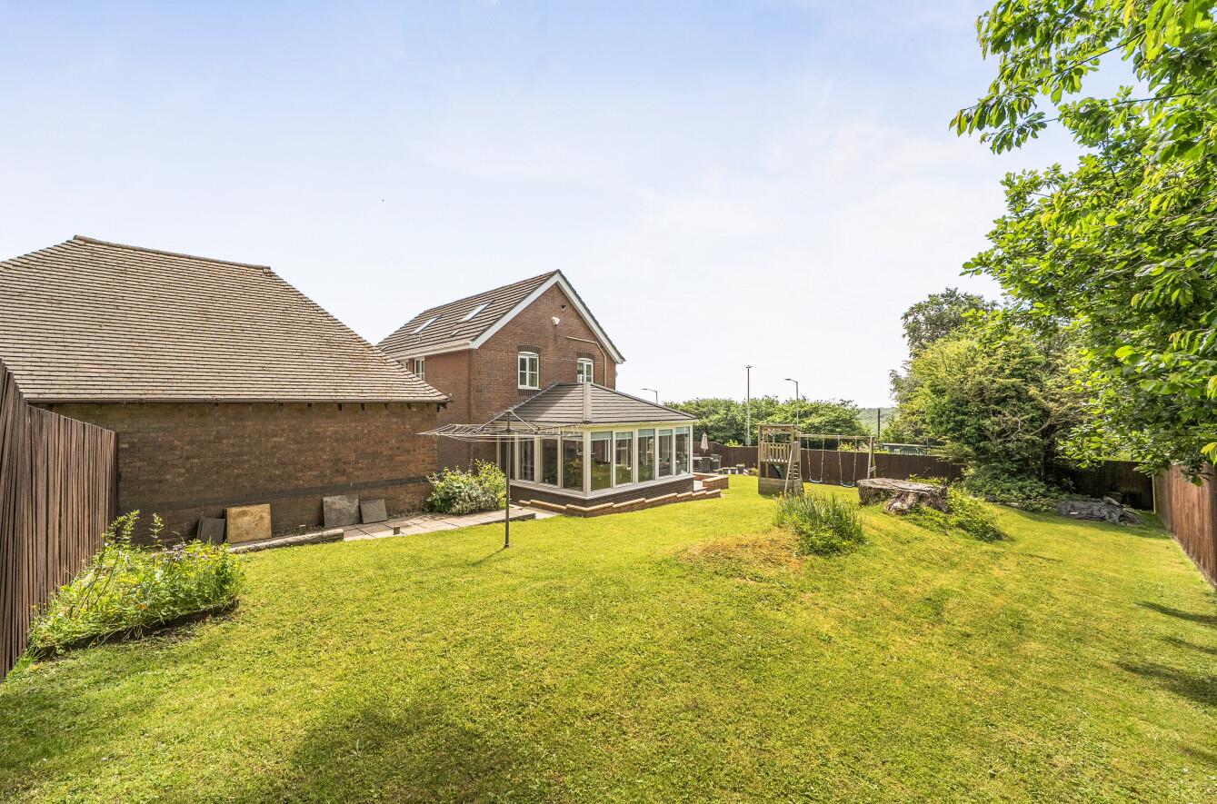 Ffordd Taliesin, Killay, Swansea, SA2 7DF